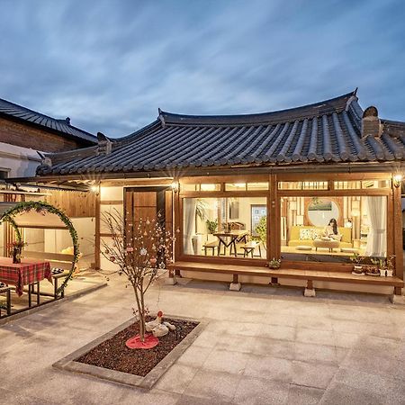 And Spring Hotel Jeonju Exterior foto